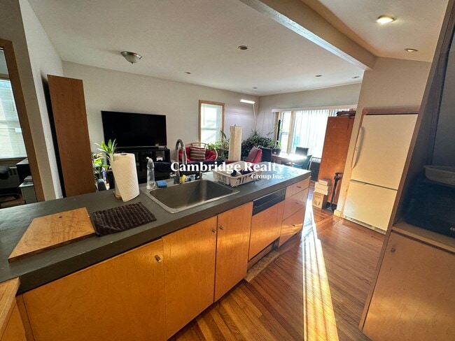 135 Columbia St, Unit 1B in Cambridge, MA - Foto de edificio - Building Photo
