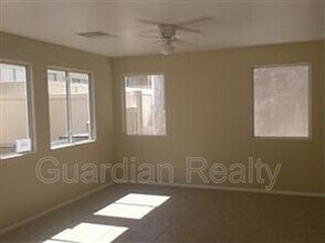 9481 Grandview Spring Ave in Las Vegas, NV - Building Photo - Building Photo
