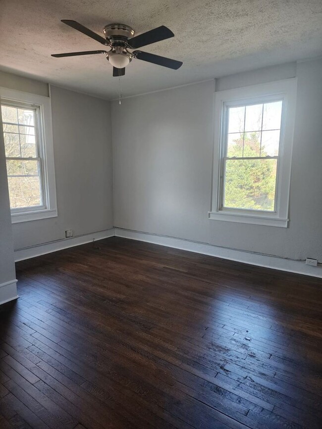 Renovated 2 Bedroom Apartment in Northside! in Richmond, VA - Foto de edificio - Building Photo