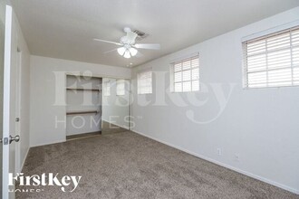 1562 E Oakland St in Chandler, AZ - Foto de edificio - Building Photo