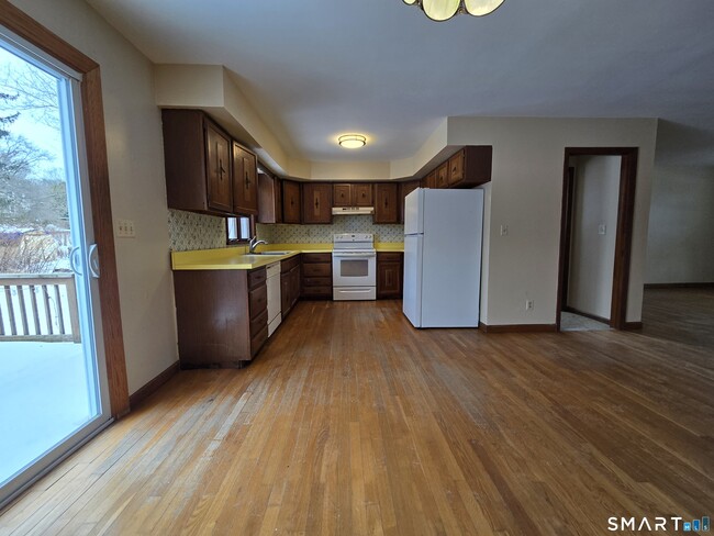 7 Bryson Ave in Seymour, CT - Building Photo - Building Photo