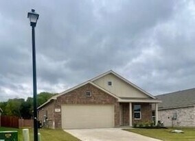 1937 Lotus St in Royse City, TX - Building Photo
