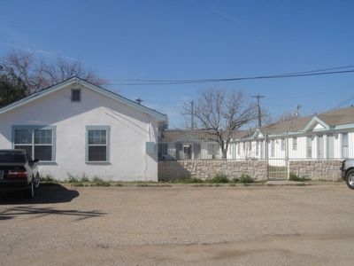 Island Cottages in San Angelo, TX - Building Photo