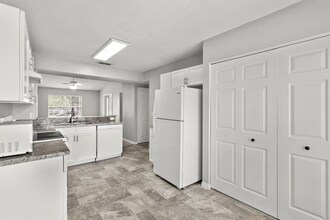 7802 Hardwick Dr in New Port Richey, FL - Building Photo - Building Photo