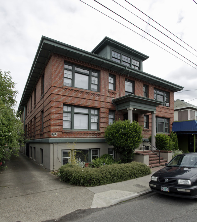 Burlingame Apartments in Portland, OR - Foto de edificio