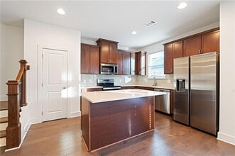 6256 Hillandale Dr in Lithonia, GA - Building Photo - Building Photo