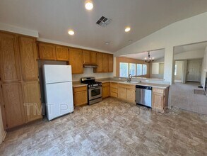 9084 Pebble Field Way in Sacramento, CA - Building Photo - Building Photo