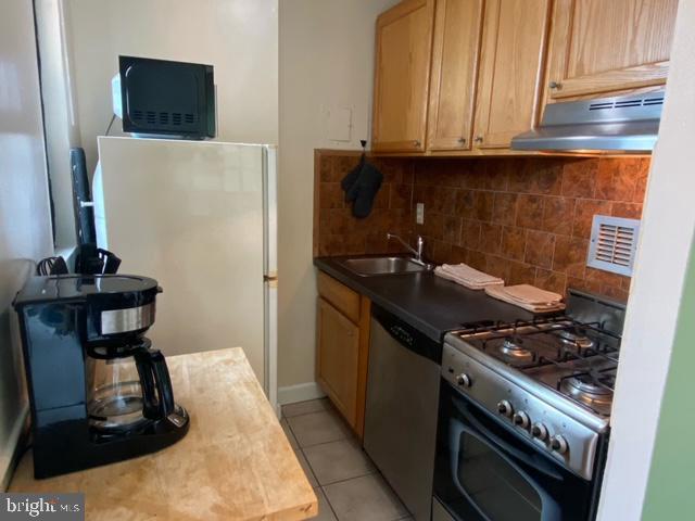 property at 1021 Arlington Blvd