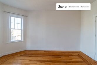 Room in Shared 4 bed/1 bath home, Unit D in Boston, MA - Building Photo - Building Photo