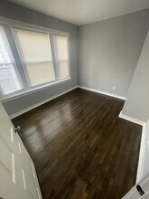 2118 E 80th St, Unit 1 in Chicago, IL - Building Photo - Building Photo