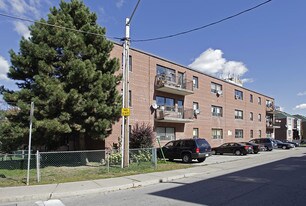 2519 Lake Shore Blvd W in Toronto, ON - Building Photo