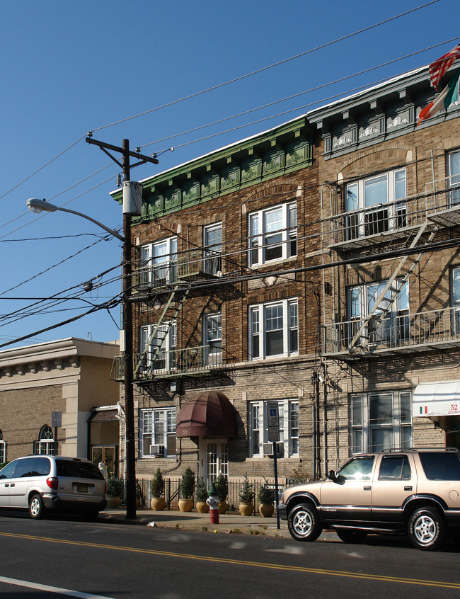 54 Broadway in Jersey City, NJ - Foto de edificio - Building Photo