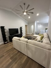 1355 Mariposa Cir in Naples, FL - Foto de edificio - Building Photo