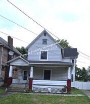 140 Jefferson Ave in Sharon, PA - Building Photo