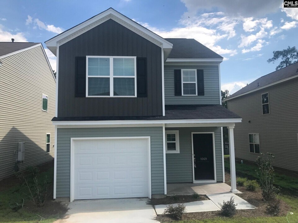 1069 Roscoe Rd in Lexington, SC - Building Photo