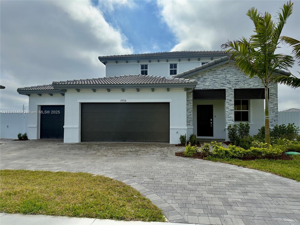 19736 SW 320th St-Unit -0 in Homestead, FL - Building Photo