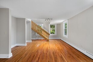 500 Chapel St in New Haven, CT - Building Photo