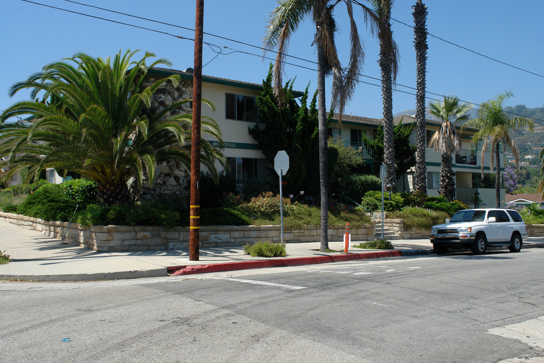 401 E Victoria St in Santa Barbara, CA - Foto de edificio