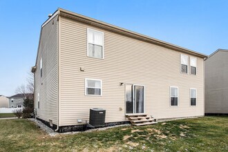 8274 Cypress Way in Dexter, MI - Building Photo - Building Photo