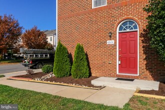 42634 Pine Forest Dr in South Riding, VA - Building Photo - Building Photo