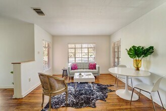 1305 Kirkwood Rd in Austin, TX - Building Photo - Building Photo