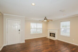 897 Lavergne Ln in La Vergne, TN - Foto de edificio - Building Photo