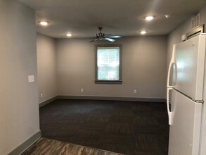 202 Dixie Ave, Unit 202-A Dixie (Upstairs) in Wilmington, NC - Building Photo - Building Photo