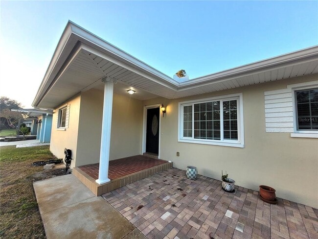 356 E Overbrook Dr in Largo, FL - Building Photo - Building Photo