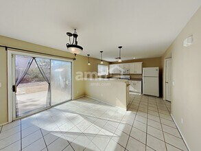 360 E Atlas Cedar Pl in Sahuarita, AZ - Building Photo - Building Photo