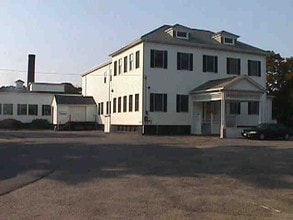 Jewel Crossing in North Attleboro, MA - Building Photo - Building Photo