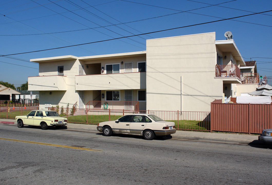 4779 Broadway in Hawthorne, CA - Building Photo