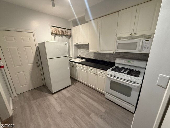751 E 25th St in Paterson, NJ - Building Photo - Building Photo