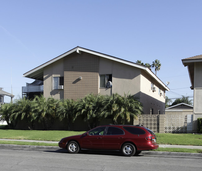 3161 Pearl Dr in Fullerton, CA - Foto de edificio - Building Photo