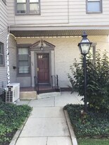 134 E Queen St in Chambersburg, PA - Building Photo