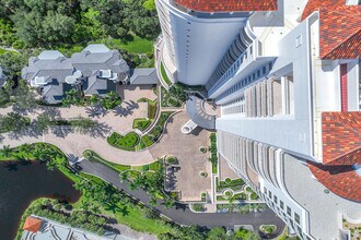 4931 Bonita Bay Blvd in Bonita Springs, FL - Foto de edificio - Building Photo