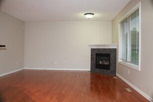 2510 Rabbit Hill Rd NW in Edmonton, AB - Building Photo