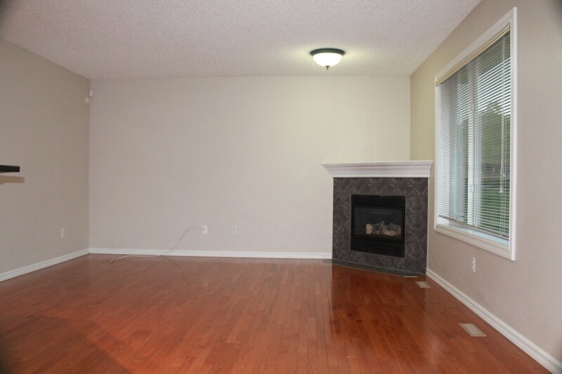 2510 Rabbit Hill Rd NW in Edmonton, AB - Building Photo