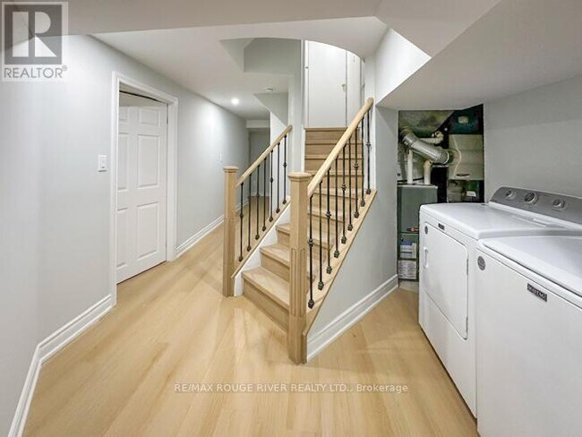 1869 Brookshire Square in Pickering, ON - Building Photo - Building Photo