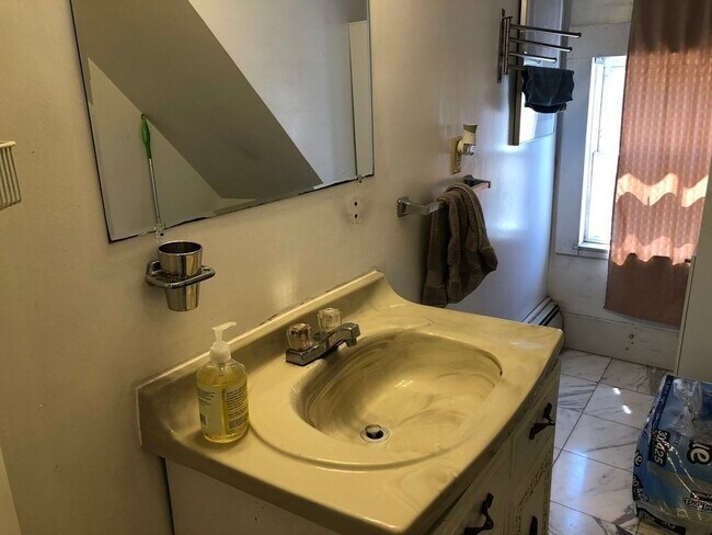 68 Boylston St, Unit 2 in Brookline, MA - Building Photo - Building Photo