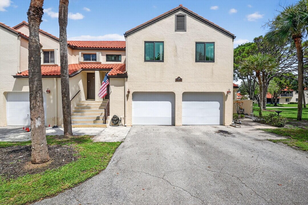 7 Vía De Casas Sur in Boynton Beach, FL - Building Photo