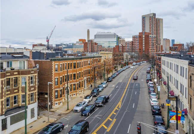 886 Huntington Ave, Unit Huntington Ave in Boston, MA - Foto de edificio - Building Photo