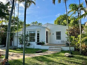 725 NE 73rd St in Miami, FL - Building Photo - Building Photo