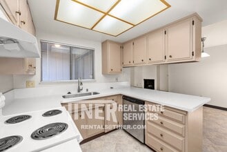 9282 Corinthian Cir in Sacramento, CA - Building Photo - Building Photo