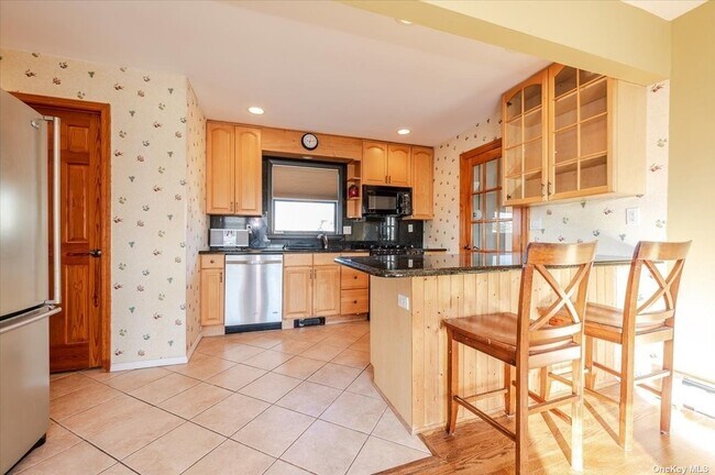 2674 Lee Pl in Bellmore, NY - Building Photo - Building Photo