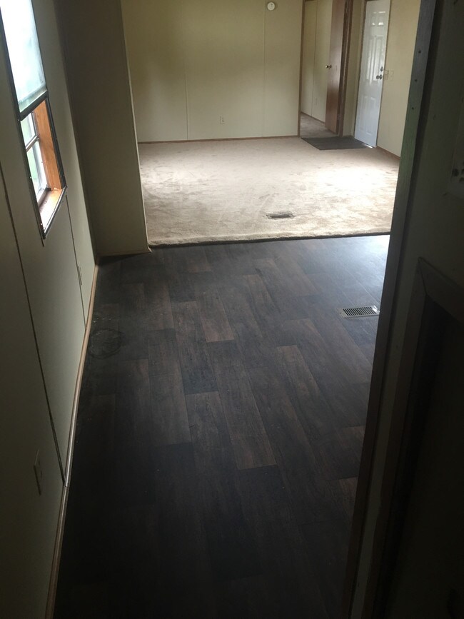 826 Old Clemson Hwy-Unit -w32 in Seneca, SC - Building Photo - Building Photo