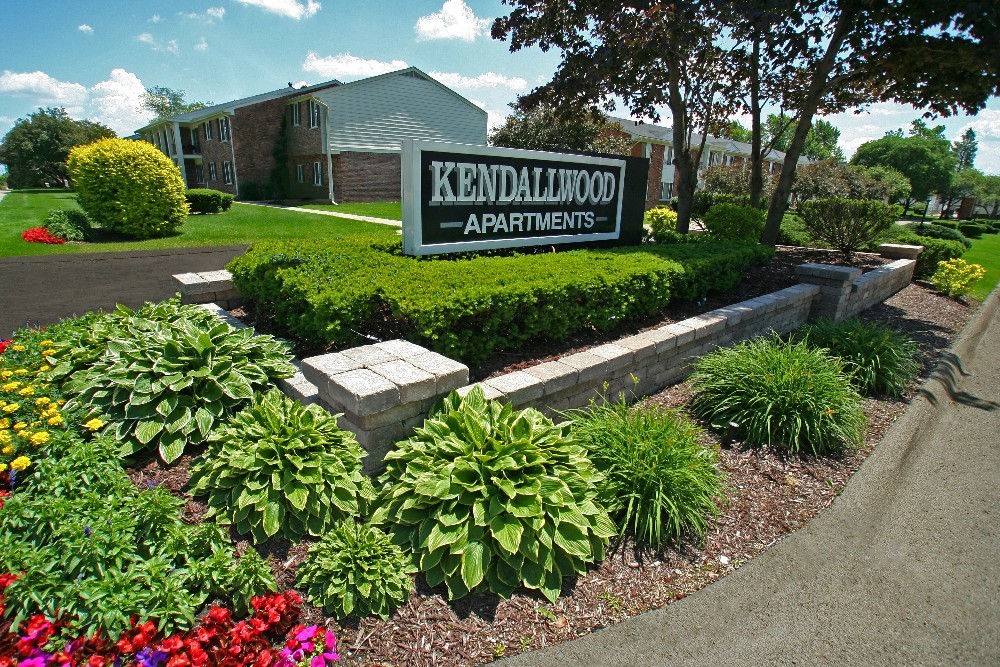 Kendallwood Apartments in Farmington Hills, MI - Building Photo