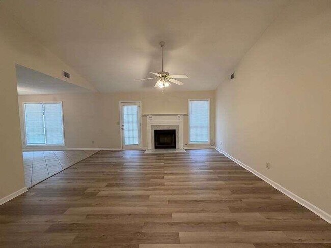 414 Saddle Shoal Trail in Lawrenceville, GA - Foto de edificio - Building Photo