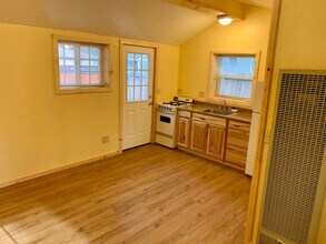 3742 Tamarack Ave in South Lake Tahoe, CA - Foto de edificio - Building Photo