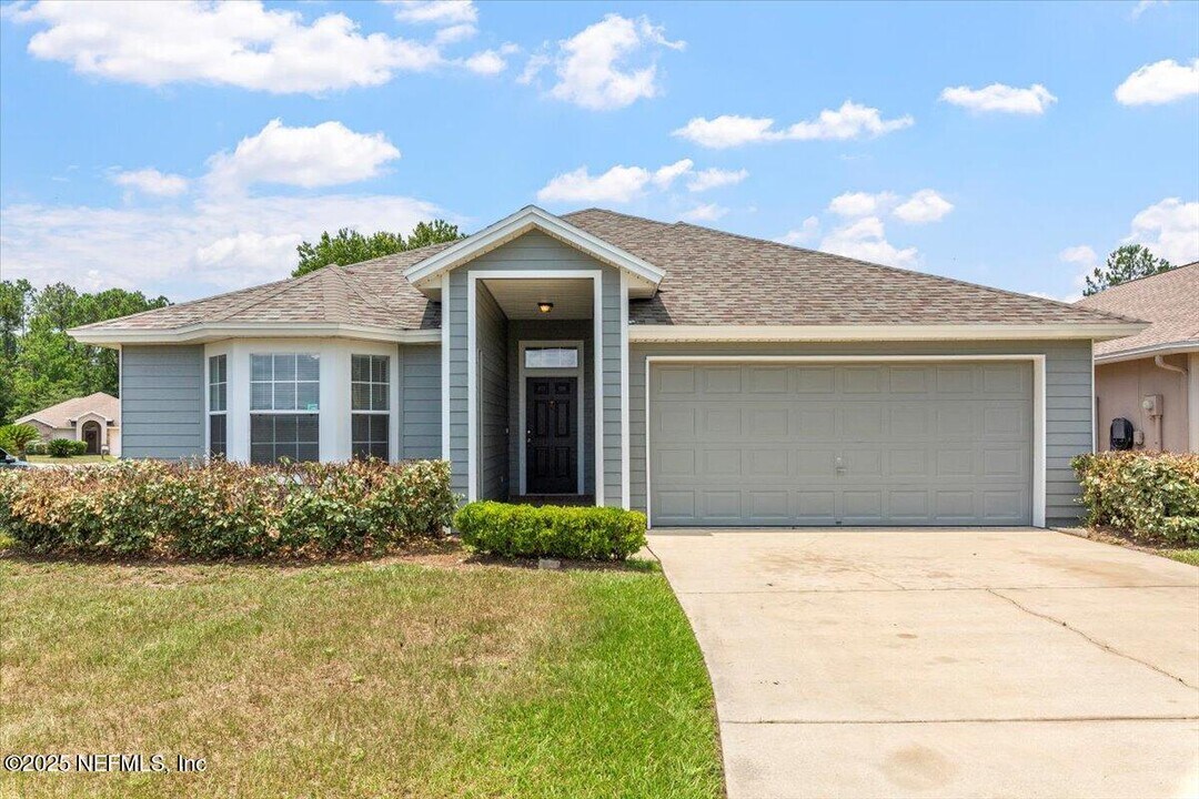 700 Scarlet View Ct in Orange Park, FL - Foto de edificio