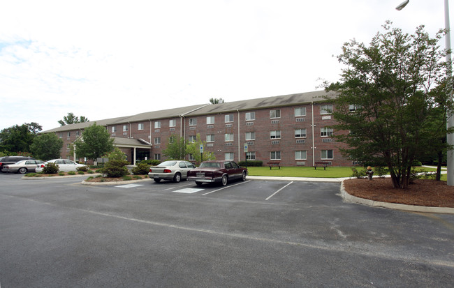 AHEPA 408 Senior Apartments in Wilmington, NC - Building Photo - Building Photo